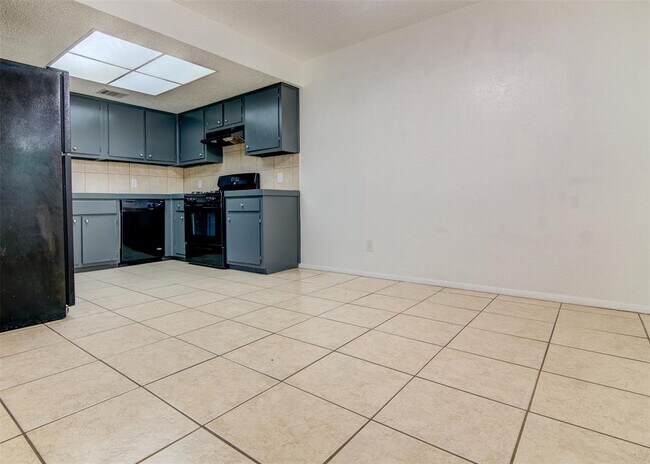 Building Photo - 1203 Westcott Dr