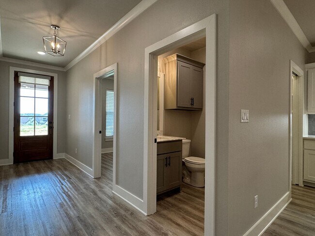 Building Photo - 7110 Alexander Dr