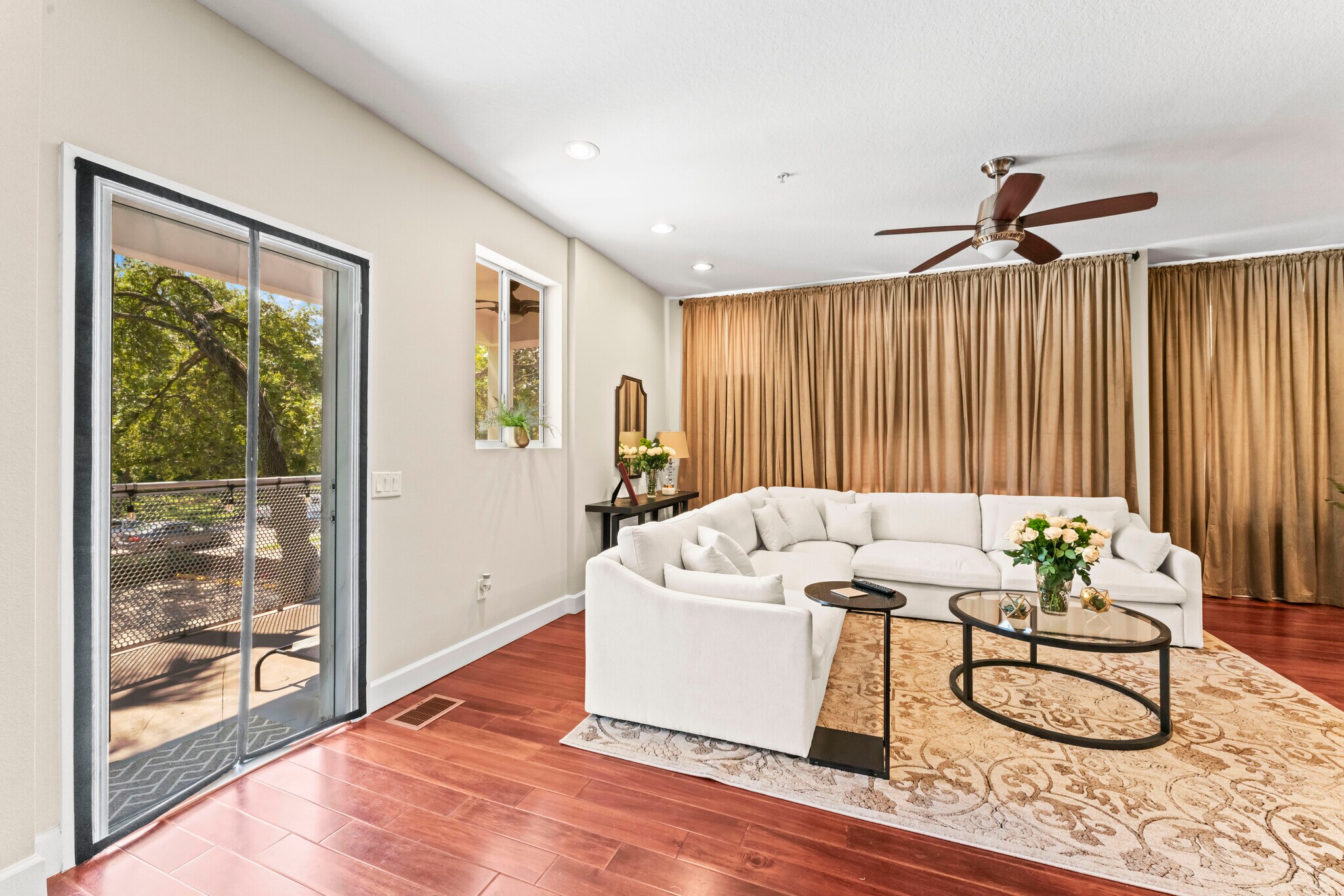Family Room - 113 S Newport Ave