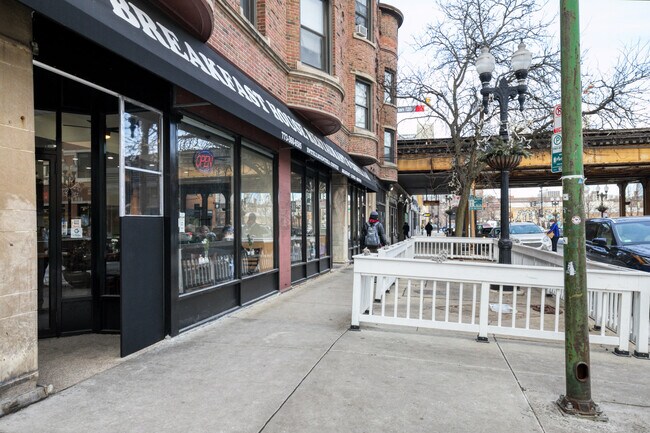 Building Photo - 1000 W Dakin St