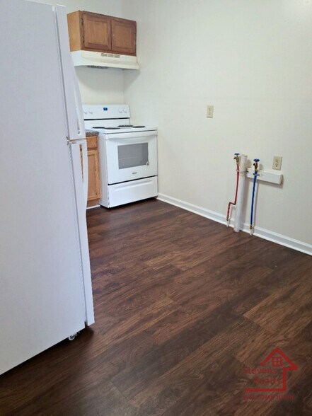 Building Photo - 220 Dogwood Pointe Dr