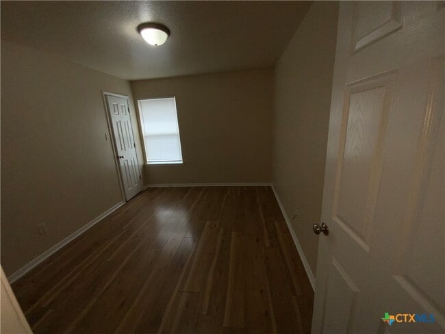 Building Photo - 1001 Leah Dr