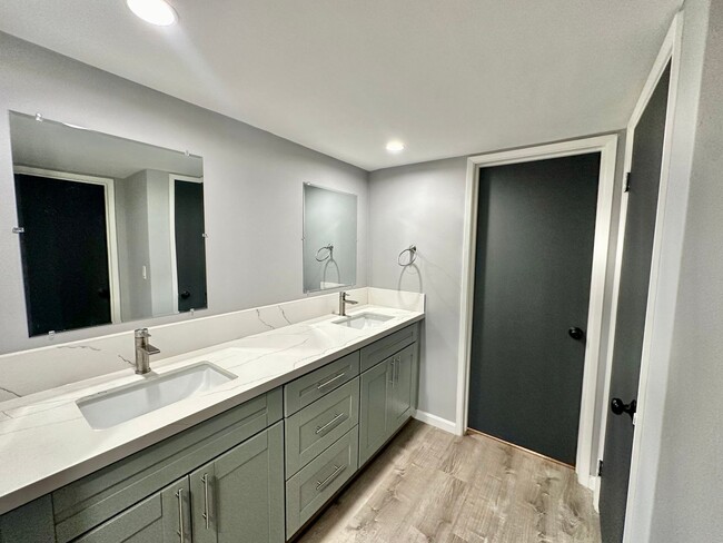 Building Photo - Stunning Condo Minutes from Downtown La Mesa