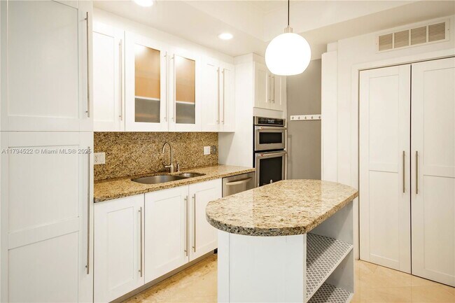 Building Photo - 50 Alhambra Cir