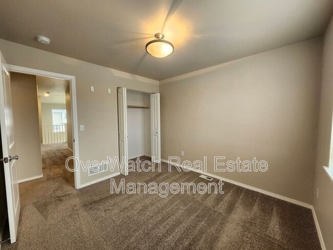 Building Photo - 207 Shageluk St