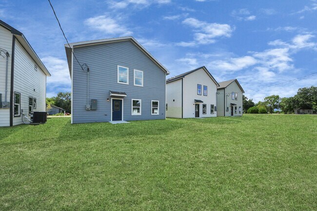 Building Photo - 406 N 4th St