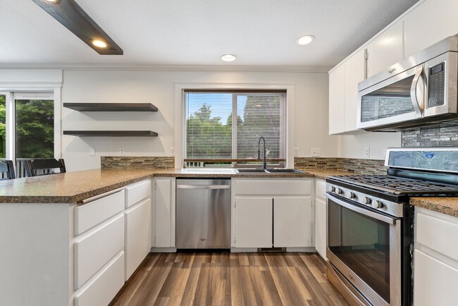 Building Photo - Beautiful Home in Winchester Hills