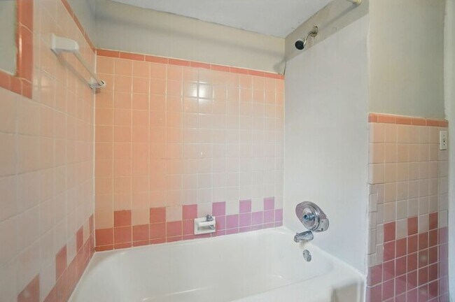 Building Photo - 3926 E Gatewood Ln
