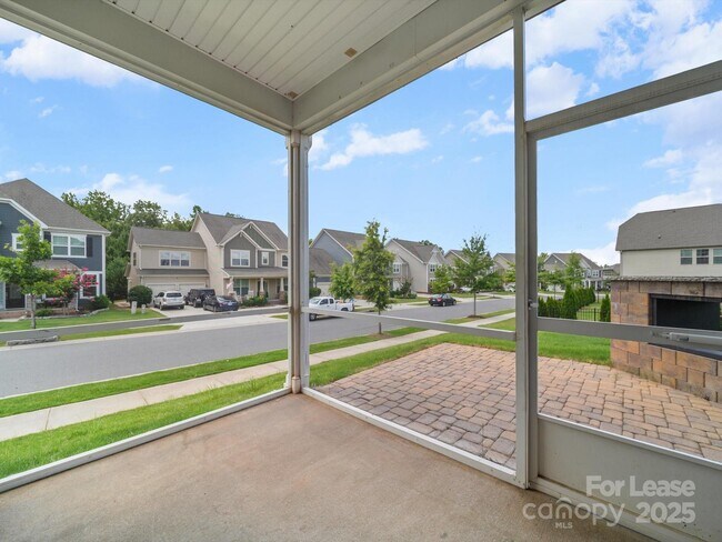 Building Photo - 1067 Winnett Dr