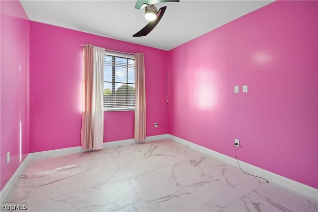 Building Photo - 24 Crestwood Cir S