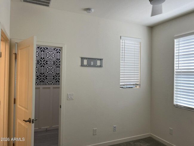 Building Photo - 1739 E Dogwood Ln