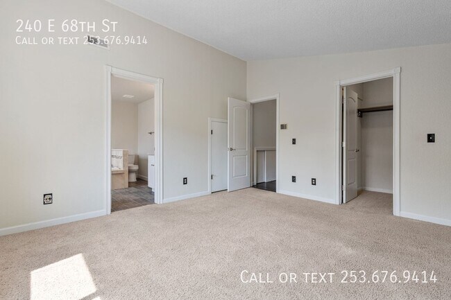 Building Photo - 240 E 68th St