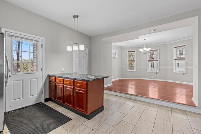 Building Photo - 6BR / 5BA Single-Family Home | 2,663 Sq Ft | Private Driveway | Deck | $4,200/mo Spacious 6-bedro...