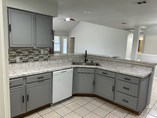 Building Photo - $2095 North Fort Worth! FRESH RENOVATIONS,...