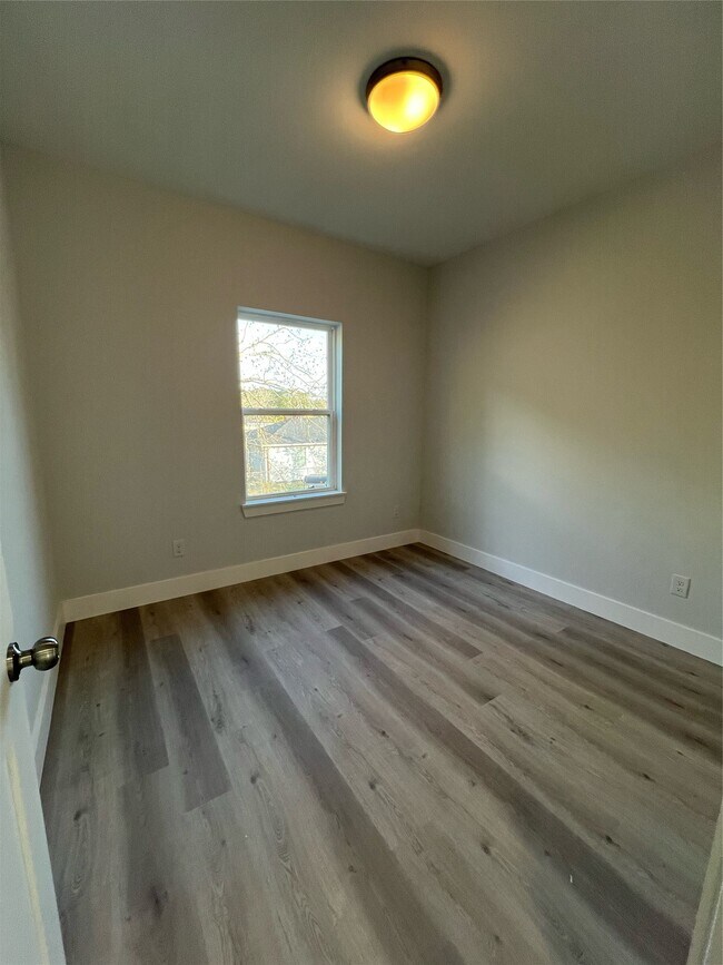 Building Photo - 3533 Alderfer St