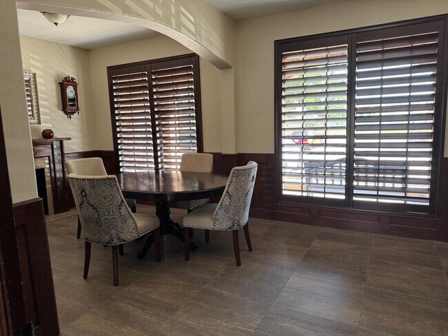 Building Photo - 2425 Underwood St