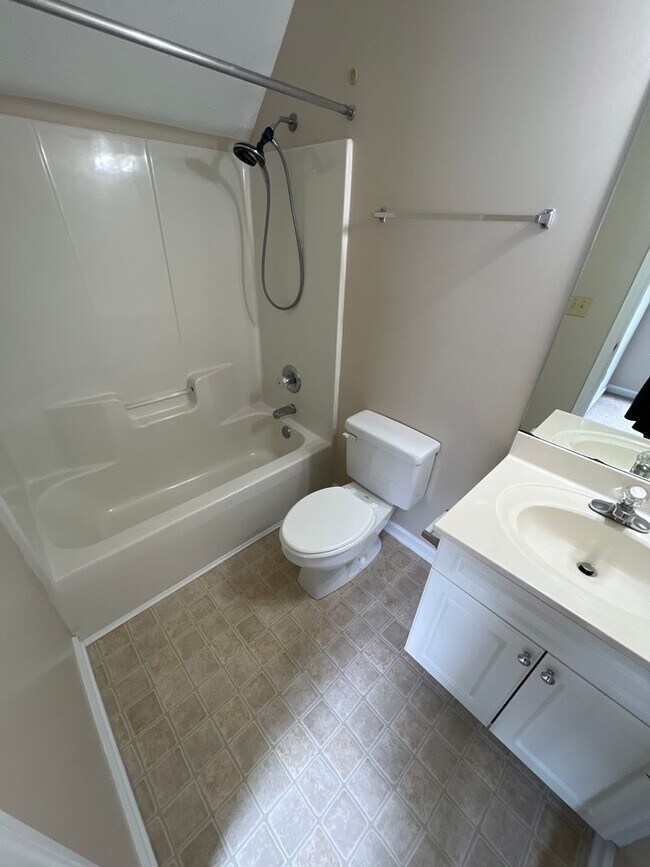 Building Photo - Taleeda 453-457