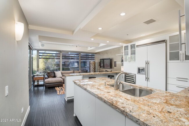 Building Photo - 7147 E Rancho Vista Dr