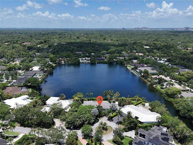 Building Photo - 415 Rovino Ave