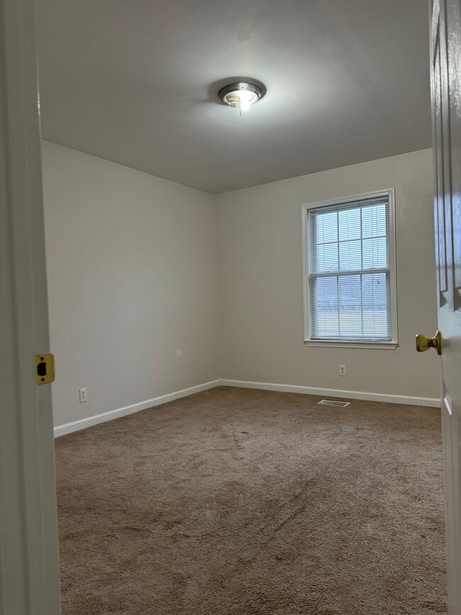 Building Photo - 311 Carver Ln