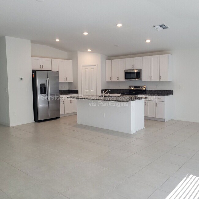 Building Photo - 2240 Gatsby Ln