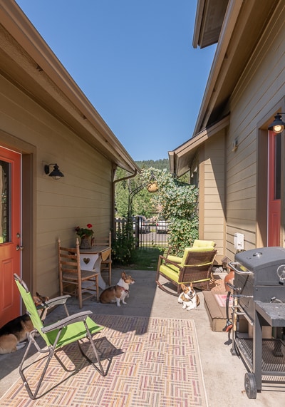 Building Photo - 123 Trestle View Ct