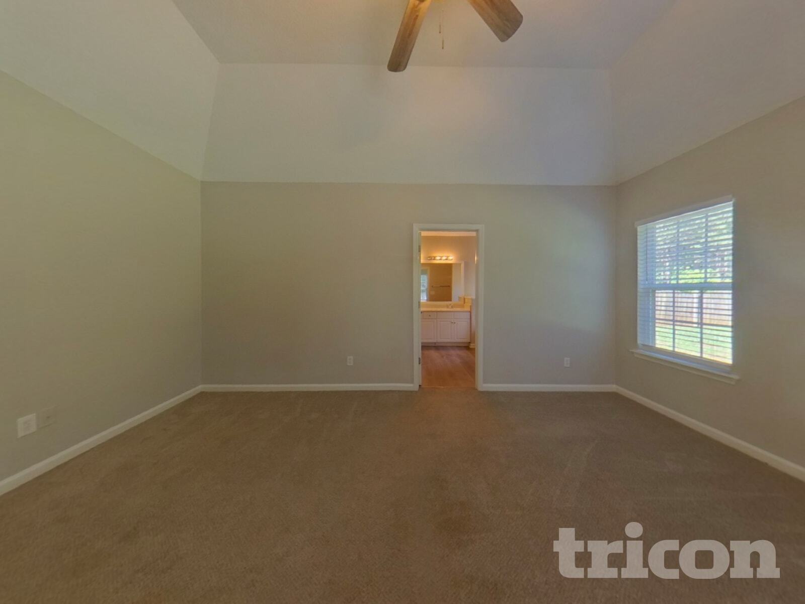 Building Photo - 496 Birchwood Dr