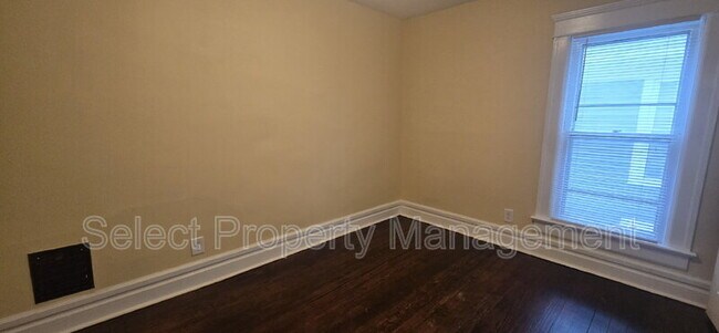 Building Photo - 224 Killea St