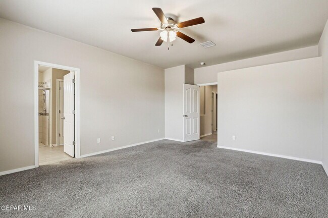 Building Photo - 7533 Red Cedar Dr