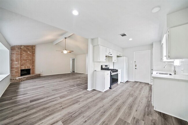 Building Photo - 1006 Golden Nugget Ct