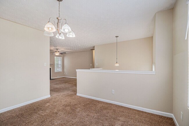Building Photo - 4 Bedroom 3 Bath House
