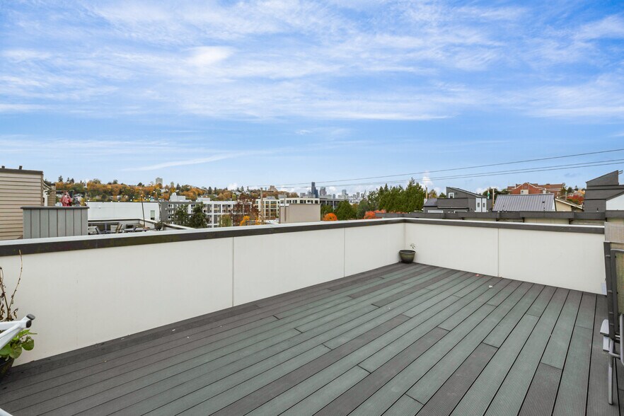 Building Photo - 2405 S Holgate St