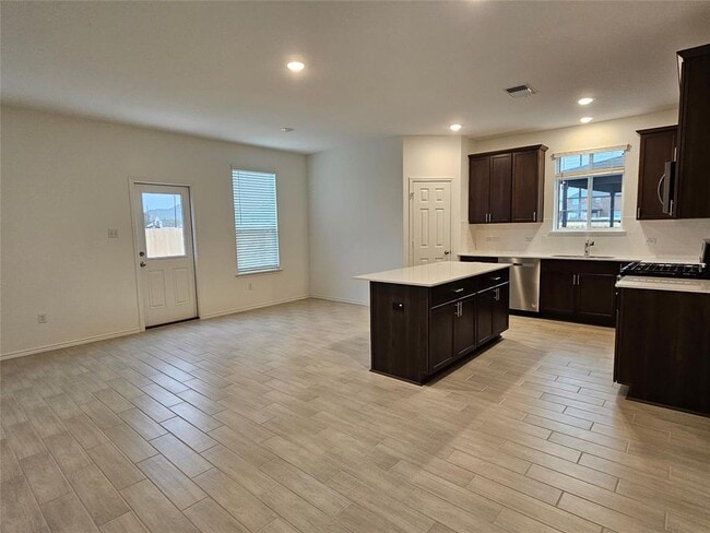 Building Photo - 1629 Brimhurst Dr