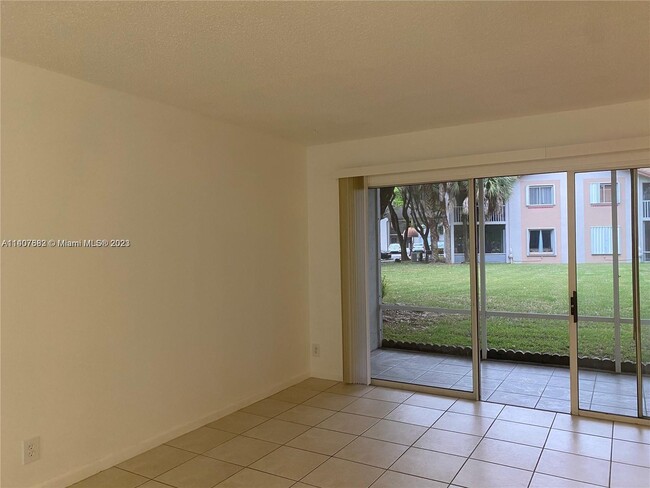 Building Photo - 9525 SW 138th Pl