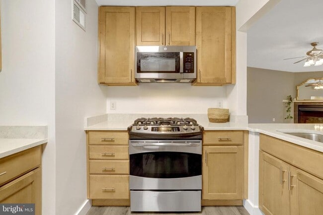 Building Photo - 6735 Williams Dr