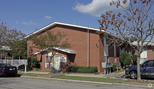 Primary Photo - East Bay Apartments