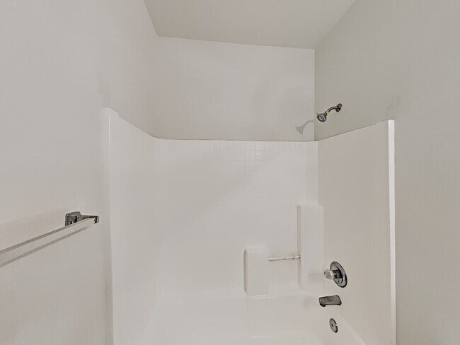 Building Photo - 2352 E Hazeltine Way