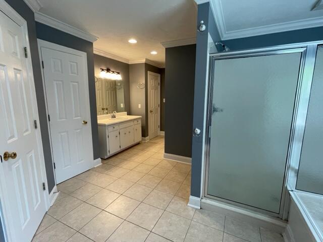Building Photo - 222 Lakewood Cir