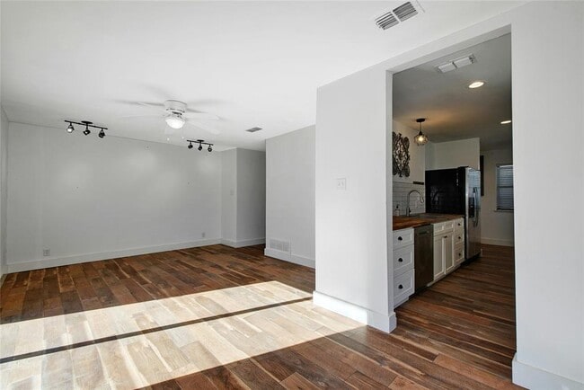 Building Photo - 6803 Santos St