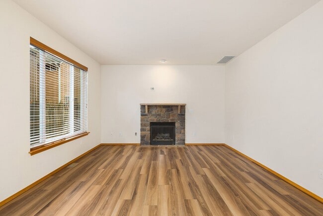 Building Photo - Well Maintained Bothell 4 Bedroom 2.5 Bath Home - Fantastic School District