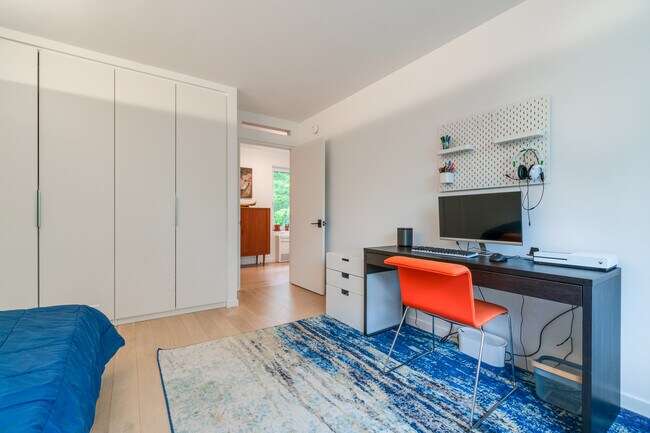 Building Photo - 40 Russells Hill Rd