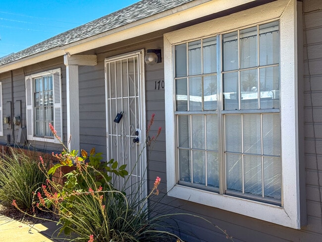 Building Photo - $1,400/mo