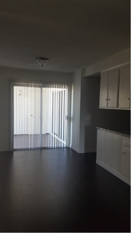 Building Photo - 20880 Ventura Blvd