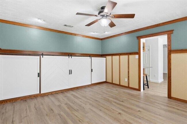 Building Photo - 1401 Dragon Dr