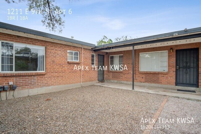 Building Photo - 1211 E 9th St