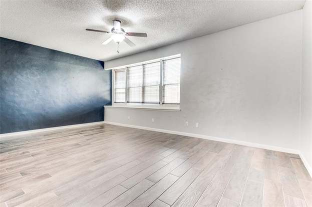 Building Photo - 4 Oakbrook Dr