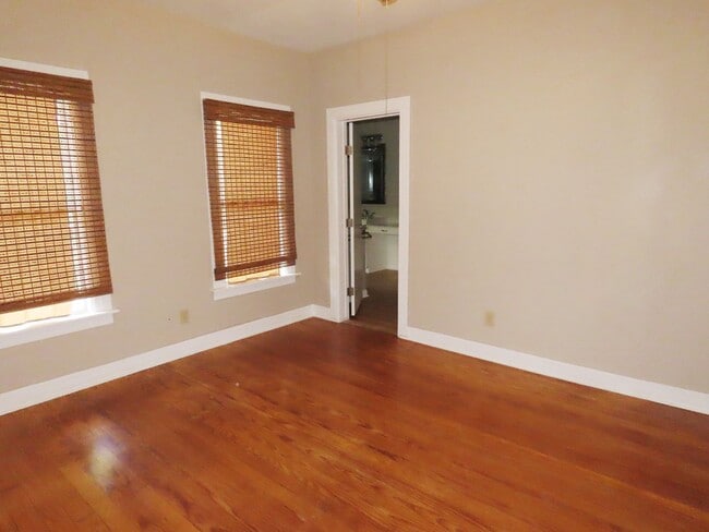 Building Photo - Charming 2 Bedroom, 2 Bath Home - Water & ...
