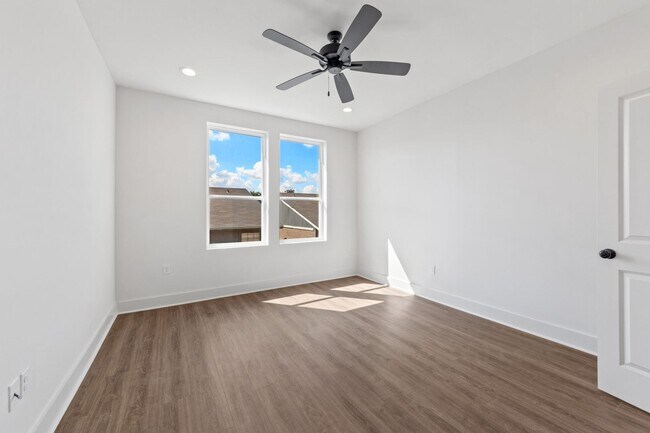 Building Photo - 409 Highland Park Ln