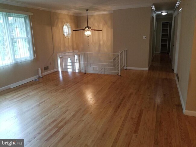 Building Photo - 9210 Maple Rock Dr