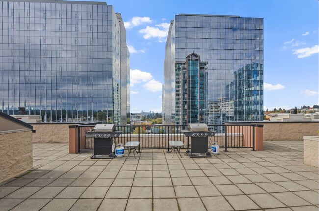 Building Photo - Luxurious Urban Bellevue Living